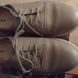 Clarks Men's Activewear Tan Butter Soft Leather Oxfords